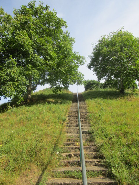 Waytemore Castle (remains)